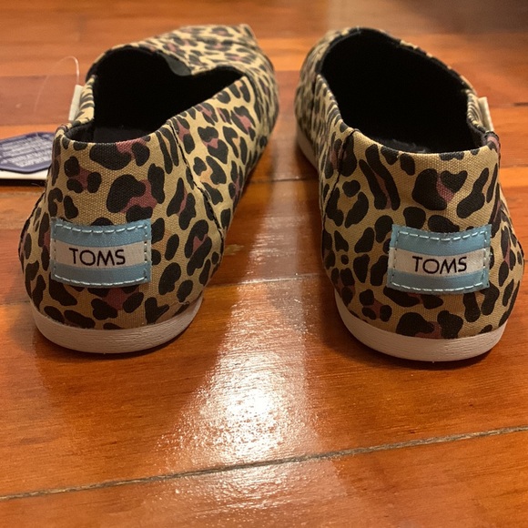 TOMS Classic Leopard Print - Picture 3 of 8